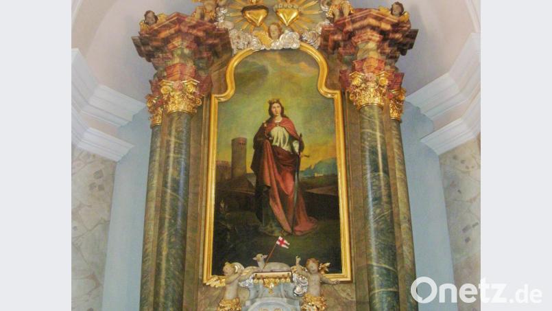 Eine Verbindung zwischen Neudorf und Pfreimd: Der Hochaltar kommt aus dem Franziskanerkloster Bild: hir