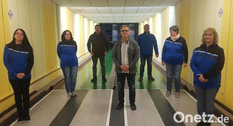 Neuwahlen standen beim SKC &quot;Gut Holz&quot; Mitterteich an. Im Bild (von links) Ulrike Riedl, Elfriede Schönberger, Thomas Brückner, Vorsitzender Klaus Schüßler, stellvertretender Vorsitzender Hubert Bertelshofer, Lisa Weiß und Patrizia Haibach. Bild: Peter Haibach/exb