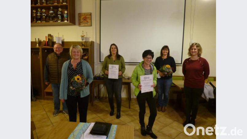 „Ihr habt eine Superarbeit geleistet, auch beim 100-jährigen TSG-Jubiläum“, lobt TSG-Chef Werner Windisch (links) nicht nur das alte und neue Führungsteam mit (von links) Anita Bauer, Gudrun Heibl, Liane Adam, Maria Englert und Martina Säckl. Bild: bk