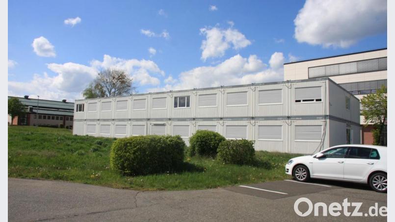 Noch stehen die Schulcontainer in Wiesau. Im Juni soll sie abgebaut und nach Weiden zur Pestalozzi-Schule transportiert werden. Bild: wro