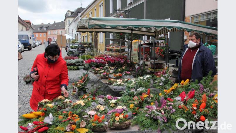 Herbstgestecke und Pflanzen waren besonders gefragt. Bild: kro