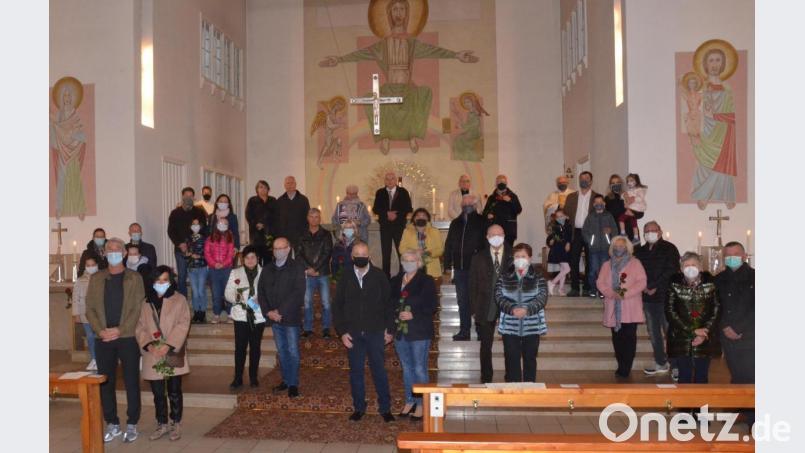 Ehejubilare aus der Pfarreiengemeinschaft Herz Jesu und St. Johannes feierten am Sonntag einen Festgottesdienst. Bild: Kunz