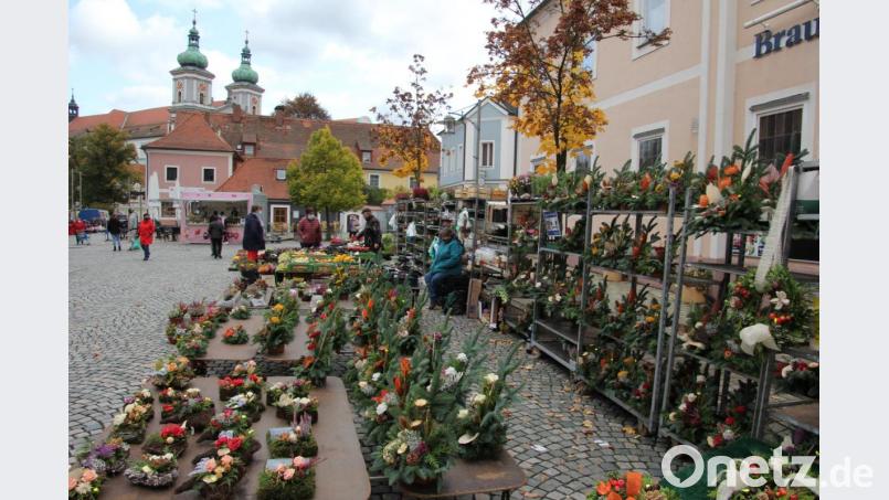 Die Zahl der Besucher beim Kirchweihmarkt in Waldsassen hielt sich in Grenzen. Bild: kro