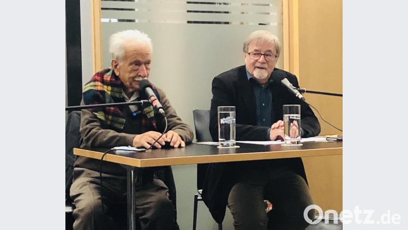Ernst Grube (links) ist einer der letzten Zeitzeugen des NS-Regimes. Bild: Weiden ist bunt/exb