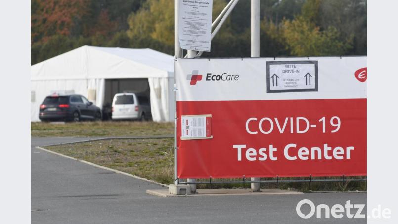 Mindestens bis Ende dieses Jahres bleibt das Covid-19-Testcenter laut Landratsamt auf dem neuen Festplatz in Weiden erhalten. Bild: Gabi Schönberger