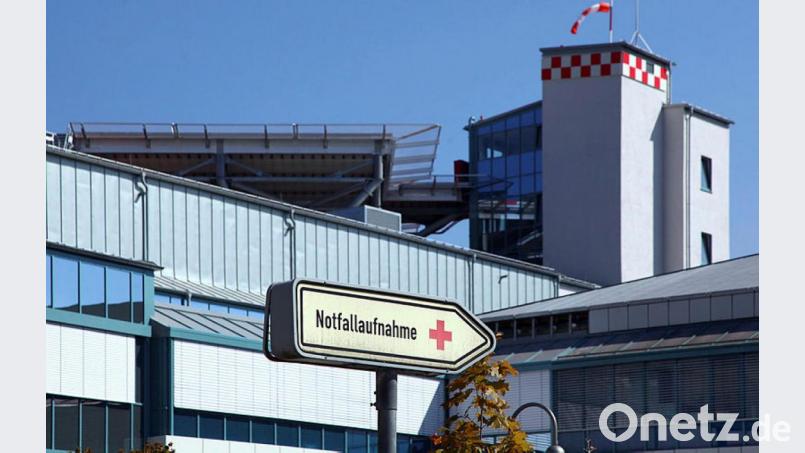 Hier geht&#039;s zur Notaufnahme. Die Gewerkschaft Verdi fordert für die Beschäftigten der Kliniken mehr Geld - auch in Amberg. Bild: exb