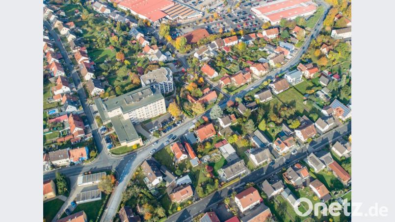 Loderhof als bevölkerungsreichster Stadtteil leidet unter einem enormen Verkehrsaufkommen, das sich vor allem auch im Bereich der im Bild diagonal verlaufenden Goethestraße bemerkbar macht. SURO2030 fordert nun ein neues Verkehrskonzept für diesen Bereich. Bild: Thilo Hierstetter