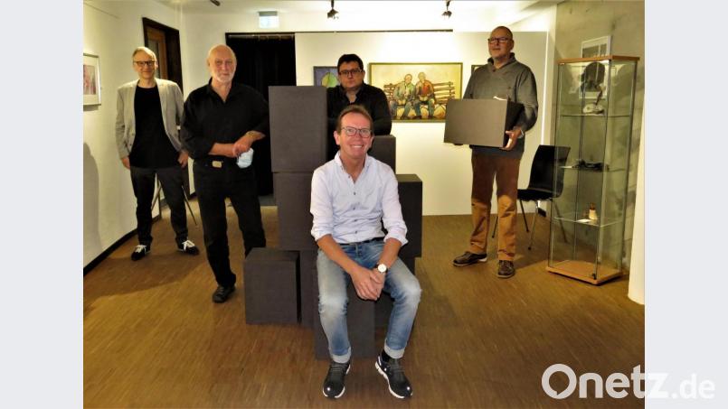 Die Mitglieder der Jury für den Kunstpreis 2020 nach getaner Arbeit im Kunsthaus Waldsassen: (von links) Bürgermeister Bernd Sommer, Maler Robin Seur, stellvertretender Vereinsvorsitzender Markus Braun, Vorsitzender Wolfgang Horn und Fotograf Jürgen Klein. Bild: ubb