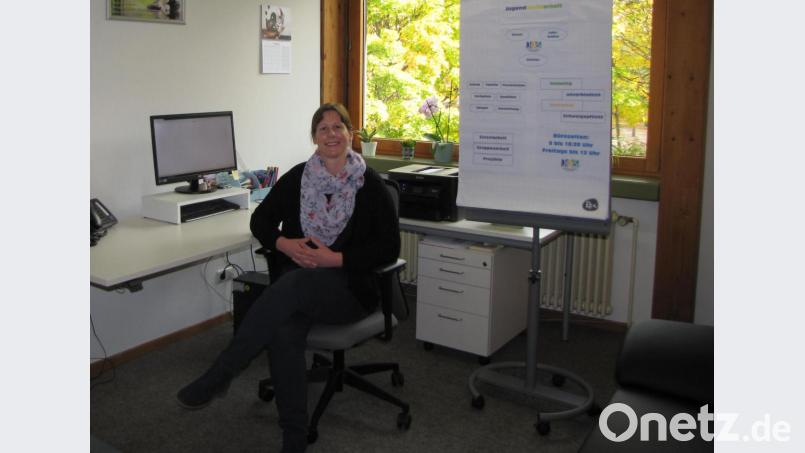 Nadine Gehlert ist seit fünf Jahren an der Pfalzgraf-Friedrich-Mittelschule in Vohenstrauß und kümmert sich als Sozialpädagogin um die Probleme von Schülern, Eltern und auch die der Lehrer. Bild: ck