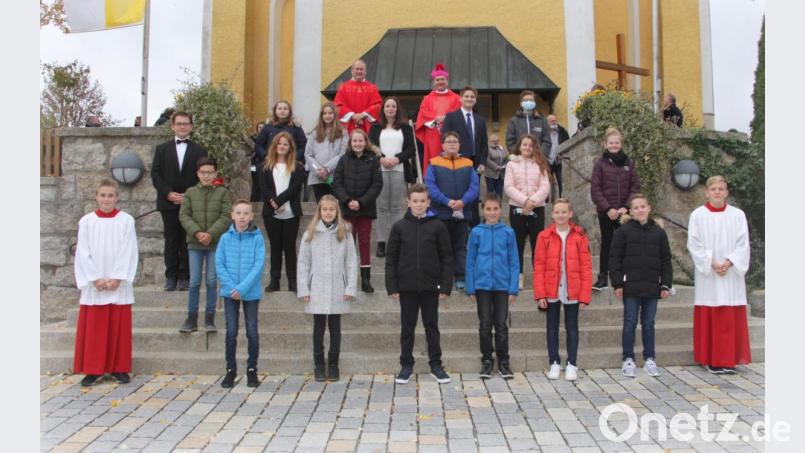 Die erste Gruppe der Firmlinge aus Wiesau. Bild: Lisa Langer/exb