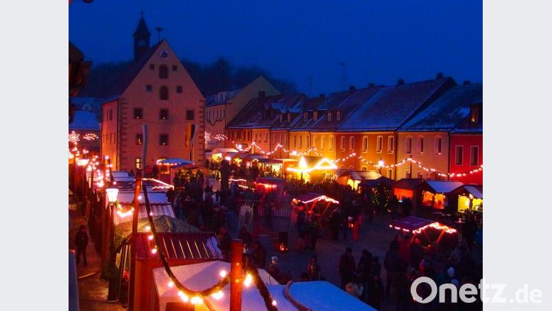 Ein Bild des Oberpfälzer Adventsmarktes in Grafenwöhr aus Vor-Corona-Zeiten. Das Gremium Märkte erteilte nun allen Veranstaltungen eine Absage. Archivbild: sne