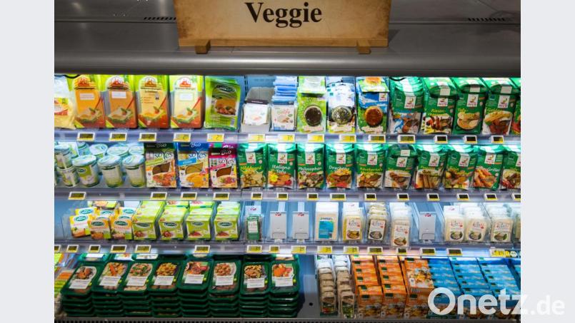 Wurst klingt nach Fleisch: Es gibt aber auch Wurst aus pflanzlichen Lebensmitteln. Bild: Daniel Bockwoldt/dpa