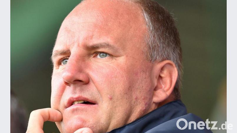 Sorgenvolle Miene bei Vorsitzendem Michael Kurz: Seine SpVgg SV Weiden ist ebenso von einem Corona-Fall direkt betroffen wie die SpVgg Pfreimd. Bild: af