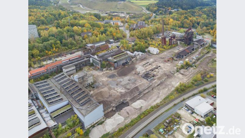 Das Stahlwerk ist rückgebaut, die laut Suro2030 auch mit Schadstoffen belasteten Flächen liegen offen. Die Wählergruppe ruft nun zum Handeln auf. Bild: Thilo Hierstetter