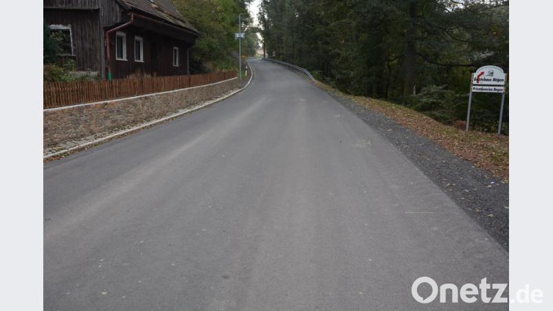 Seit einigen Tagen wieder befahrbar ist die Staatsstraße zwischen Maiersreuth und Hardeck. Bild: jr