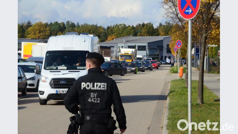 Die Polizei ist am Festplatz und in der Innenstadt mit großem Aufgebot präsent. Bild: Kunz