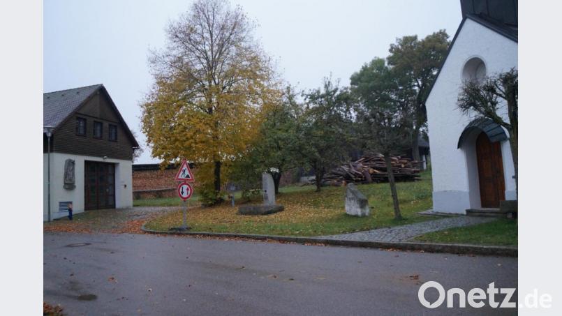 Der Dorfplatz in Schwand soll zum Kommunikationszentrum werden. Zur Kapelle ist ein barrierefreier Zugang geplant. 
﻿ Bild: wel