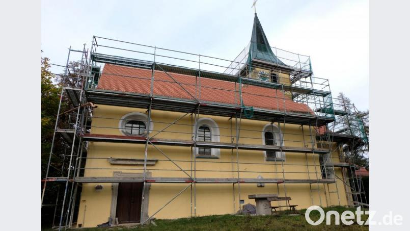 Derzeit ist die Kirche St. Nikolaus mit einem Gerüst umgeben. Bild: le