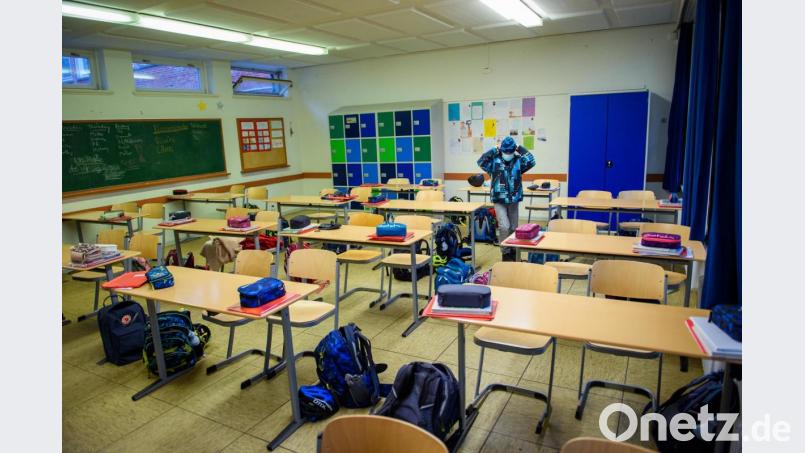 Im Corona-Herbst ist Unterricht oft nur eingeschränkt möglich. Das stellt Eltern vor große Probleme. Bild: Gregor Fischer/dpa