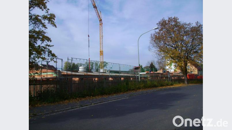 Nach Plan verlaufen die Bauarbeiten am neuen Trabitzer Kindergarten. Ende November soll Hebefest gefeiert werden. Bild: bjp