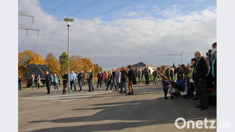 Rund 100 Teilnehmer kamen zur Informationsveranstaltung der IG Köfering und zeigten dadurch reges Interesse an der Entscheidung für oder gegen den geplanten Solarpark. Bild: ads