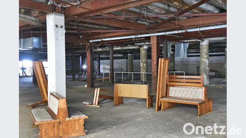 So sah es vor einiger Zeit noch im ehemaligen Forum aus. Die Hinterlassenschaften aus der Kaufhaus-Zeit müssen entsorgt werden, um hier ein attraktives Hotel zu schaffen. Archivbild: Petra Hartl