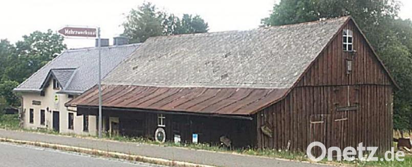 Das Basshaus, Vereinsheim des FGV, soll weiter saniert werden; neue Bretter an der Nordseite, Kürzung des Daches und ein Rundumweg Bild: ld