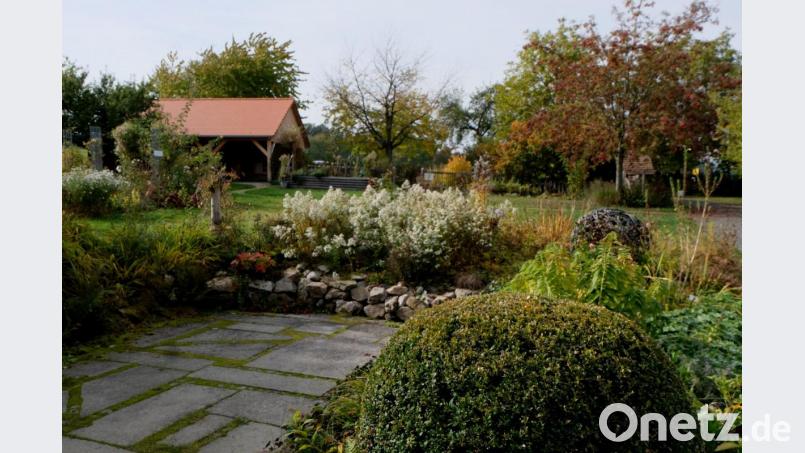 Der Flosser Kreislehrgarten ist auch Herbst eine Augenweide, Dank der Pflege unter anderem durch engagierte Mitglieder des Obst- und Gartenbauvereins. Bild: le