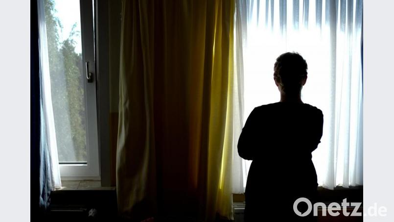 Die Corona-Krise kann die Psyche belasten. Die dunkle Jahreszeit kommt erschwerend hinzu. Foto: Peter Steffen/dpa/dpa-tmn Bild: Peter Steffen