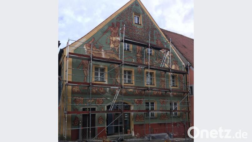 Am Schmidt-Haus sind einige Ausbesserungsarbeiten an der Fassade nötig. Bild: ihl