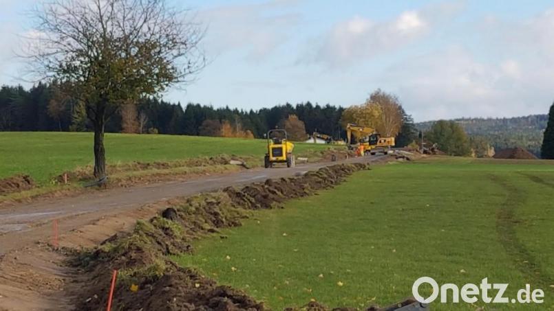 Auch die Arbeiten am Teilstück von Saubersrieth nach Ragenwies haben bereits begonnen. Mit einer Fertigstellung vor dem Wintereinbruch ist hier nicht zu rechnen. Bild: gi