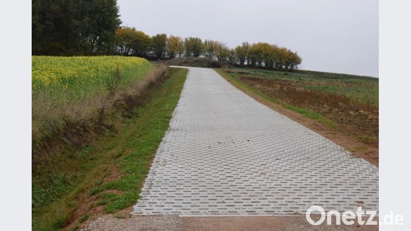 Die Erfahrungen aus dem Verfahren Guteneck wurden auch in Weidenthal umgesetzt. Um Ausschwemmungen zu vermeiden, wurden Gefällstrecken über zehn Prozent gepflastert. Bild: bnr