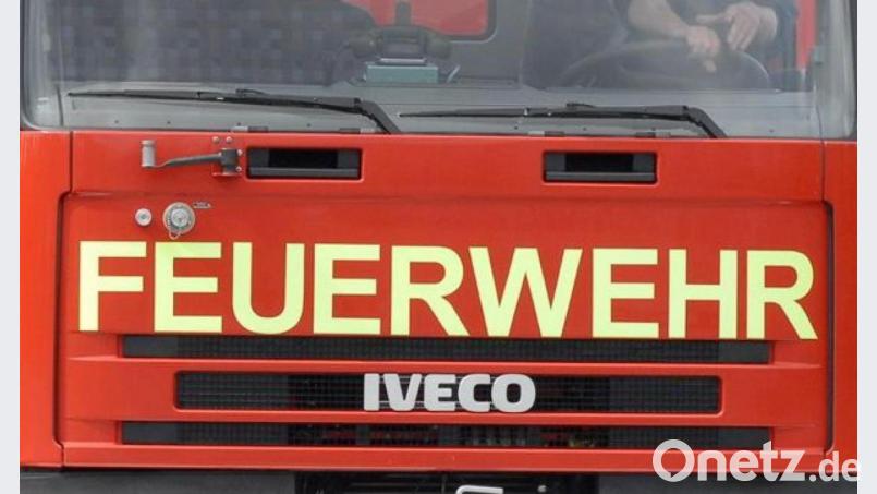 Mehrere Feuerwehren mussten am Freitag im Raum Hersbruck eine Ölspur beseitigen: Diese zog sich durch drei Gemeinden. Symbolbild: Petra Hartl