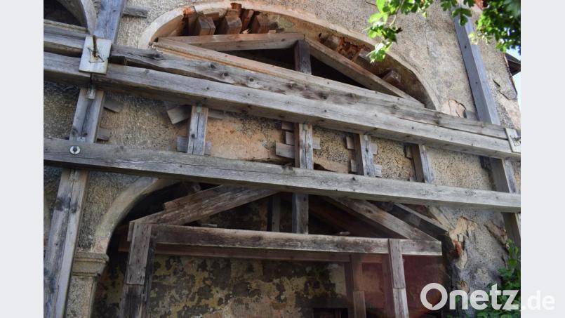 Die Arkaden an der Bahnhofsstraße werden von der Stadt saniert. Sie will den Bestand des historischen Gebäudes sichern. Eine Nutzung ist nicht vorgesehen. Bild: szl