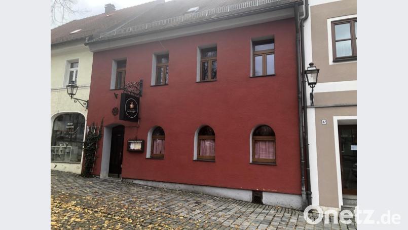 Drei Wochen war die Traditionsgaststätte &quot;Behringer&quot; erst geöffnet, jetzt mussten die neuen Pächter wegen der Corona-Regelungen schon wieder bis auf Weiteres schließen. Bild: ck
