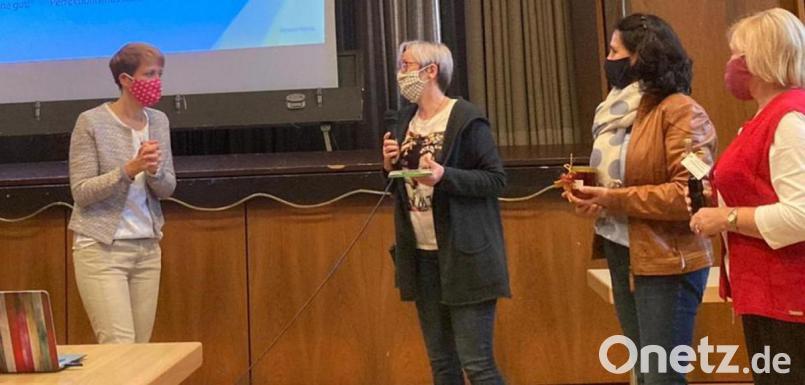 Michaela Blattnig zusammen mit dem Frauenbund-Vorstandsteam Sabine Schiml, Cordula Heinzl und Marianne Gmeiner (von links). Bild: exb