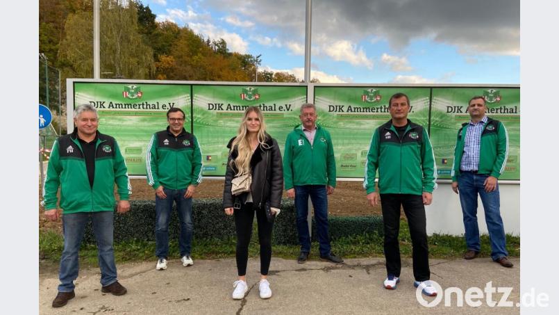 Die DJK Ammerthal wählt einen neuen Vorstand (von links): Peter Haller, Stefan Badura, Eva-Maria Ehbauer, Georg Paulus, Helmut Schneider und Stefan Anderle. Bild: exb