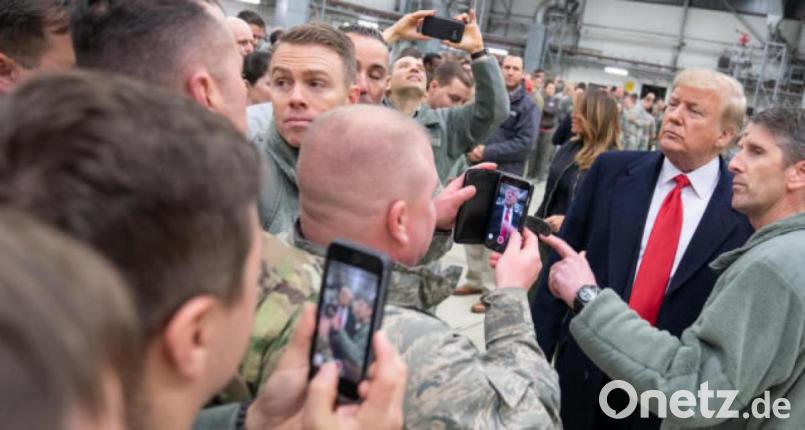 Donald Trump während des Besuchs auf dem Stützpunkt der US-Luftwaffe in Ramstein. Archivbild: Shealah Craighead/dpa