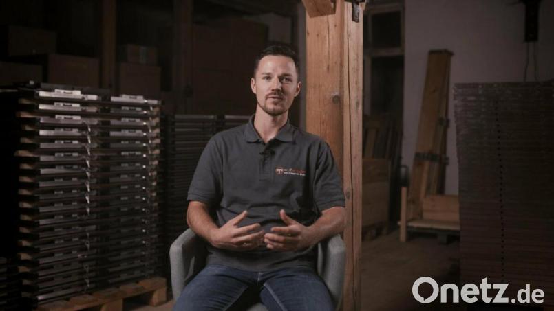 Christian Wolf leitet die Geschäfte von Wolf Waagen in Hagendorf bei Waidhaus. Das Unternehmen hat Kunden in ganz Europa. Bild: Dominik Garban/exb