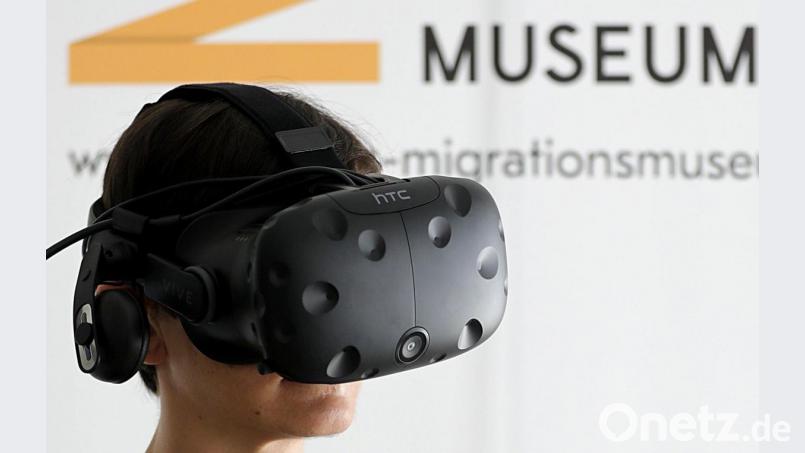 Mit so genannten Virtual-Reality-Brillen (Symbolbild) können Besucher des Stadtmuseums Amberg künftig in die Bauhaus-Welt eintauchen. Bild: Oliver Berg/dpa