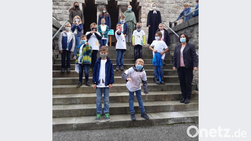 Für diese Kinder aus Hohenstadt und Pommelsbrunn beginnt die Konfi 3-Zeit. Bild: exb