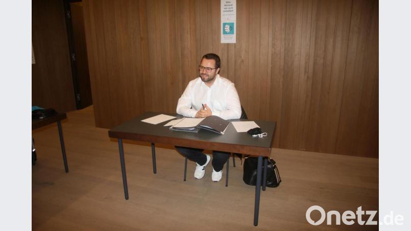 Über die Corona-Situation in der Marktgemeinde Falkenberg informierte Bürgermeister Matthias Grundler in der Gemeinderatssitzung am Dienstagabend. Bild: wro