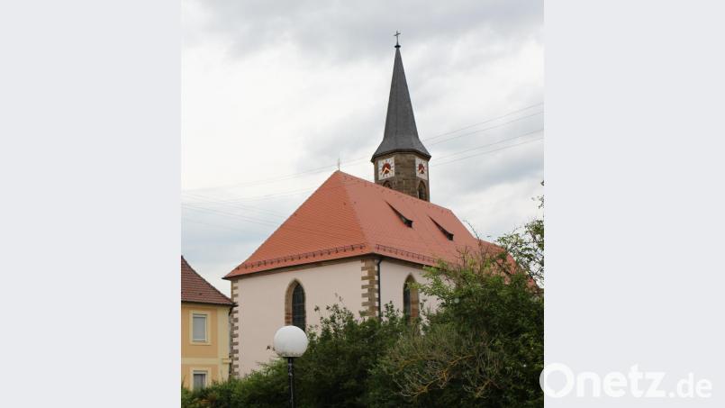 Das schmucke Gotteshaus hat eine modernere Seite, die aus der Zeit des Wiederaufbaus durch den Markgrafen von Brandenburg-
Bayreuth stammt. Bild: rpp