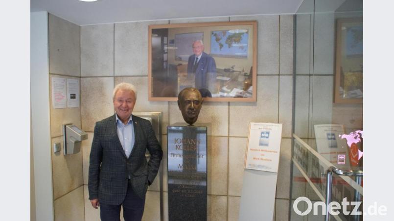 Michael Koller feiert am Samstag, 7. November, im Familienkreis seinen 70. Geburtstag. Beim Eintritt in das Werk Stadlern erinnern Büste und Bild an seinen Vater, den MMM-Gründer Johann Koller. Bild: mmj