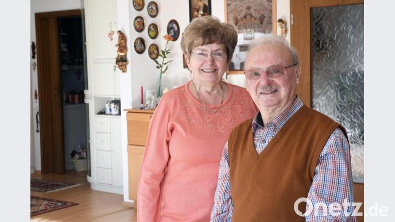 Franz Birner erinnert sich an seine Zeit ab 1953 in der damaligen Mittelschule. Seine Frau Gerda war von 1955 bis 1958 Schülerin. Später war sie fast 40 Jahre Sekretärin an der Realschule und dürfte noch vielen gut in Erinnerung sein. Bild: Gabi Schönberger