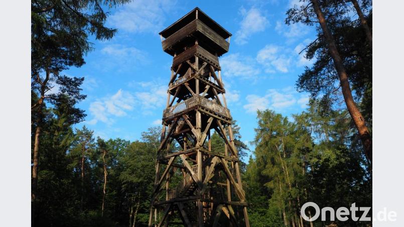 Der Hirschberg-Turm wird in dieser Form bald der Vergangenheit angehören. Archivbild: bl