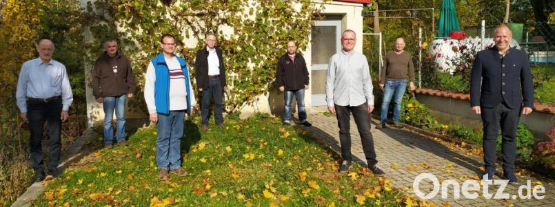 Der neu gewählte Vorstand des Imkervereins Schnaittenbach mit (von links) Hans Pilarski, Herbert Fiebak, Roland Singer, Anton Leitl, Thomas Bauer, Günther Demleitner, Fritz Grill und Bürgermeister Marcus Eichenmüller. Bild: wfw