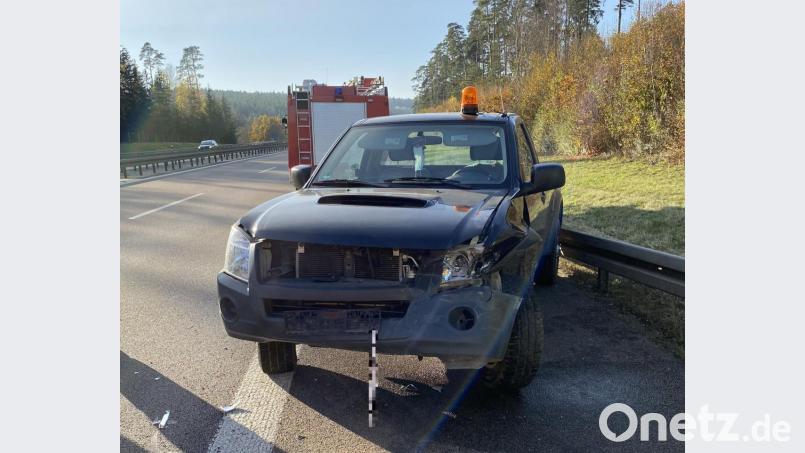 Auf der A6 bei Amberg ist am Samstag ein Pickup mit Anhänger ins Schleudern geraten. Bild: egl