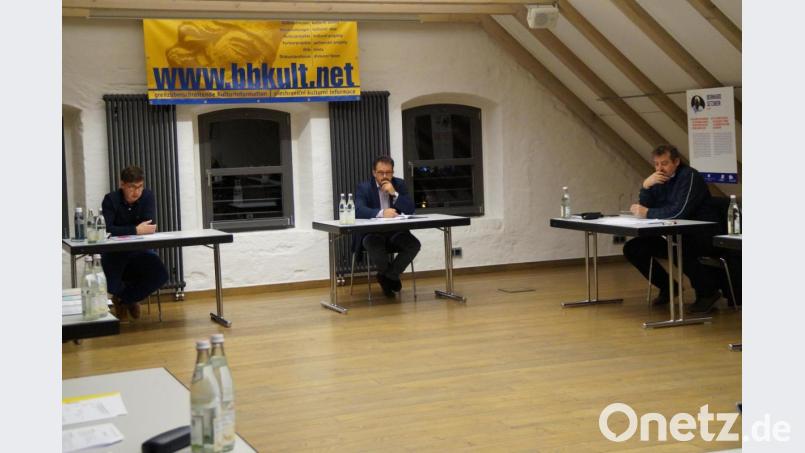 Unter dem Vorsitz von Gerald Reiter (links) fand die Gemeinschaftsversammlung der Verwaltungsgemeinschaft Schönsee im Centrum Bavaria Bohemia statt Bild: wel