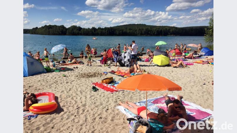 Weil viele Freibäder im Landkreis Schwandorf nur eingeschränkt oder gar nicht geöffnet hatten und &quot;Urlaub daheim&quot; angesagt war, herrschte an den Badeseen im Landkreis Hochbetrieb (im Bild der Murner See). Das forderte auch verstärkt die Retter der Wasserwacht-Ortsgruppe Neunburg. Archivbild: Gerhard Götz